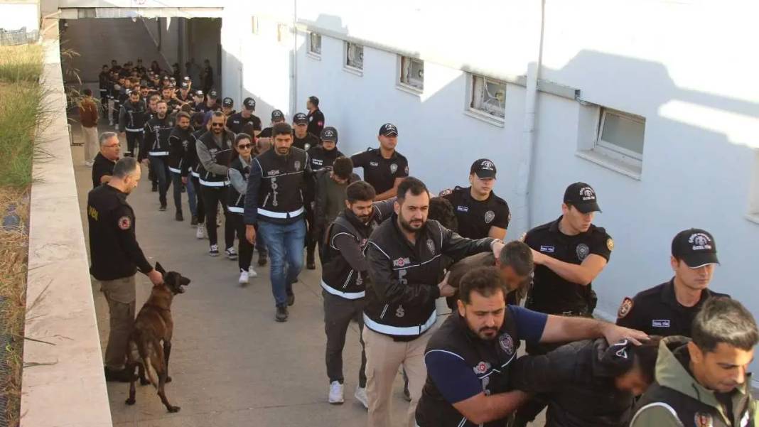 Adana’da “Bayğaralar” Operasyonu Nefes Kesti! 106 Şüpheli Adliyede 4